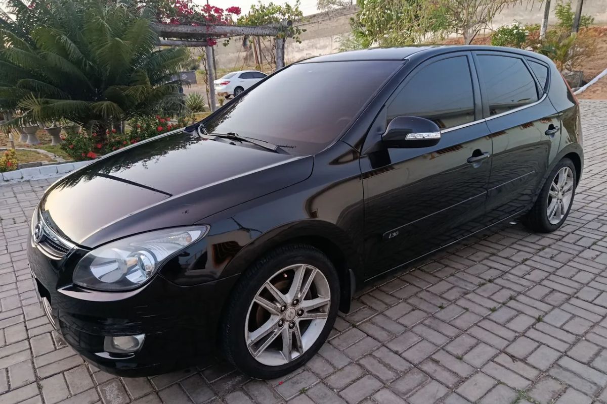 Descubra por que o hatch da Hyundai i30 ainda se destaca no mercado de usados, combinando suspensão independente, bom consumo e pacote de equipamentos difícil de superar