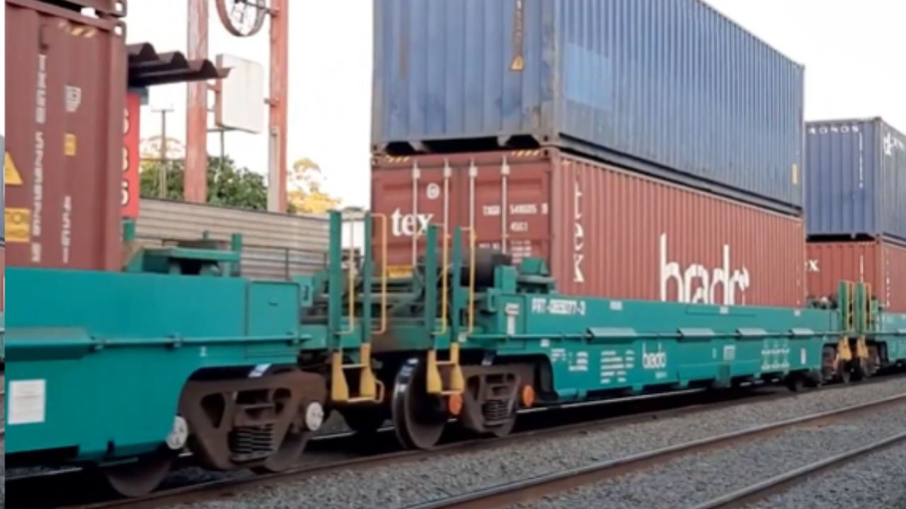 El Tren Double Stack Redefine el Transporte de Cargas, Fortalece el Transporte Ferroviario, Renueva la Red Ferroviaria y Impulsa la Logística Brasileña.