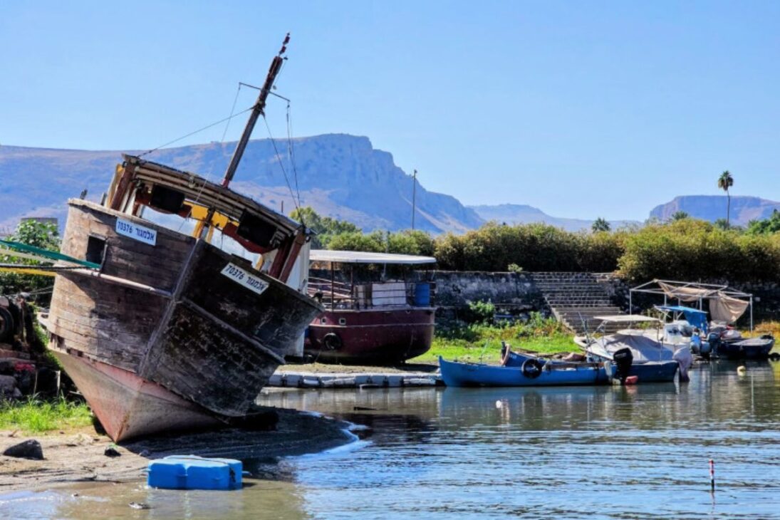En Israel, el megaprojecto de agua revierte el Kineret y transforma el lago en reserva estratégica, mostrando cómo el agua y la tecnología redefinen el futuro hídrico del país.