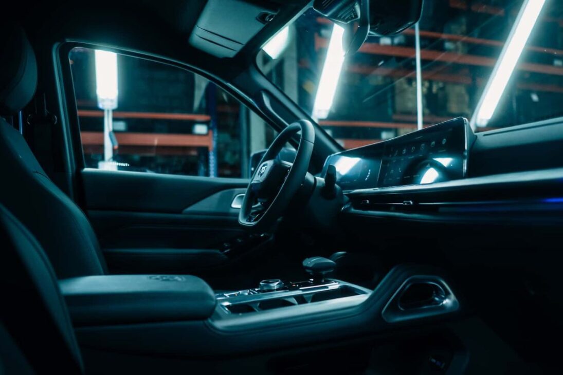 La nueva Ram Dakota estrena como picape média de lujo, con motor 2.2 turbodiesel, tracción 4x4 y posición por encima de la Fiat Titano en el segmento de picapes.