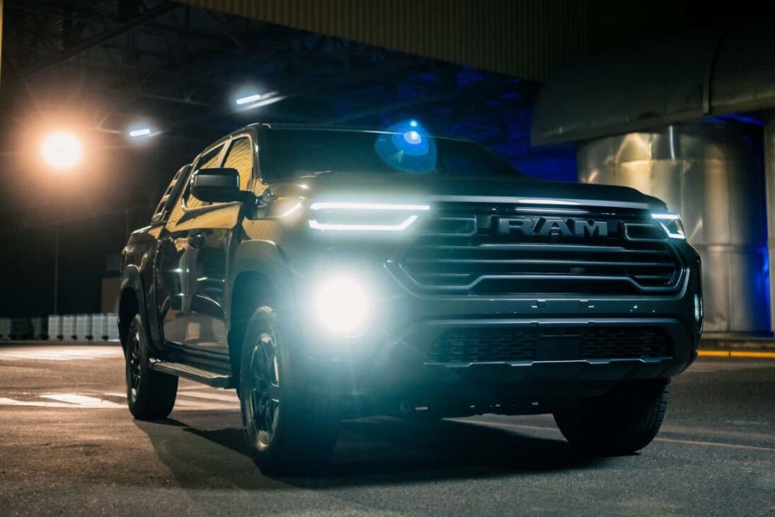 La nueva Ram Dakota estrena como picape média de lujo, con motor 2.2 turbodiesel, tracción 4x4 y posición por encima de la Fiat Titano en el segmento de picapes.
