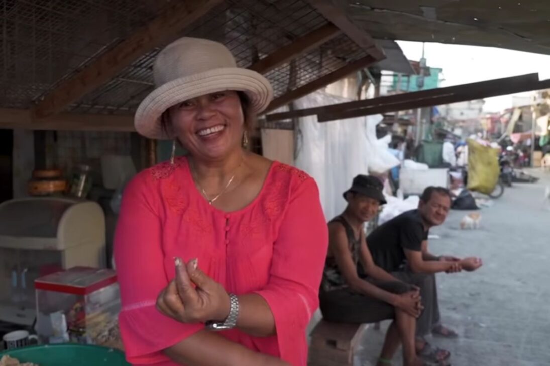 En Tondo, favela de Manila, Evelyn transforma sobras del McDonald’s en pagpag y muestra cómo la favela crea ingresos y esperanza en medio de la pobreza.