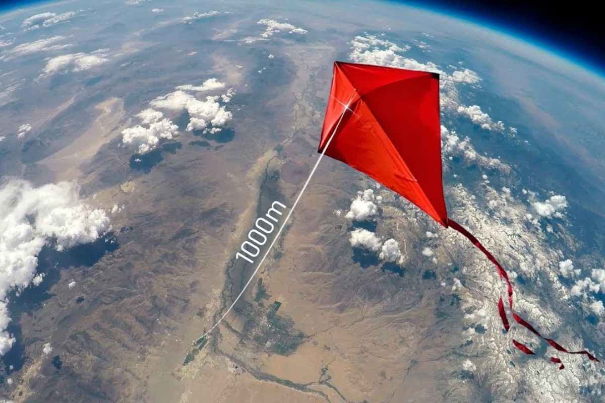 Uma pipa monstruosa sobe com câmeras presas a um quilômetro de linha, enfrenta vento forte e coloca em risco tudo em um experimento levado ao limite.