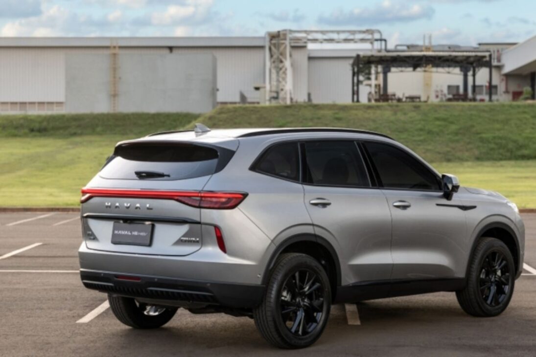 El GWM Haval H6 HEV2 llega a Brasil con precio agresivo, enfoque en eficiencia para SUVs, mucho torque y paquete tecnológico capaz de desafiar incluso a Toyota en el segmento híbrido.