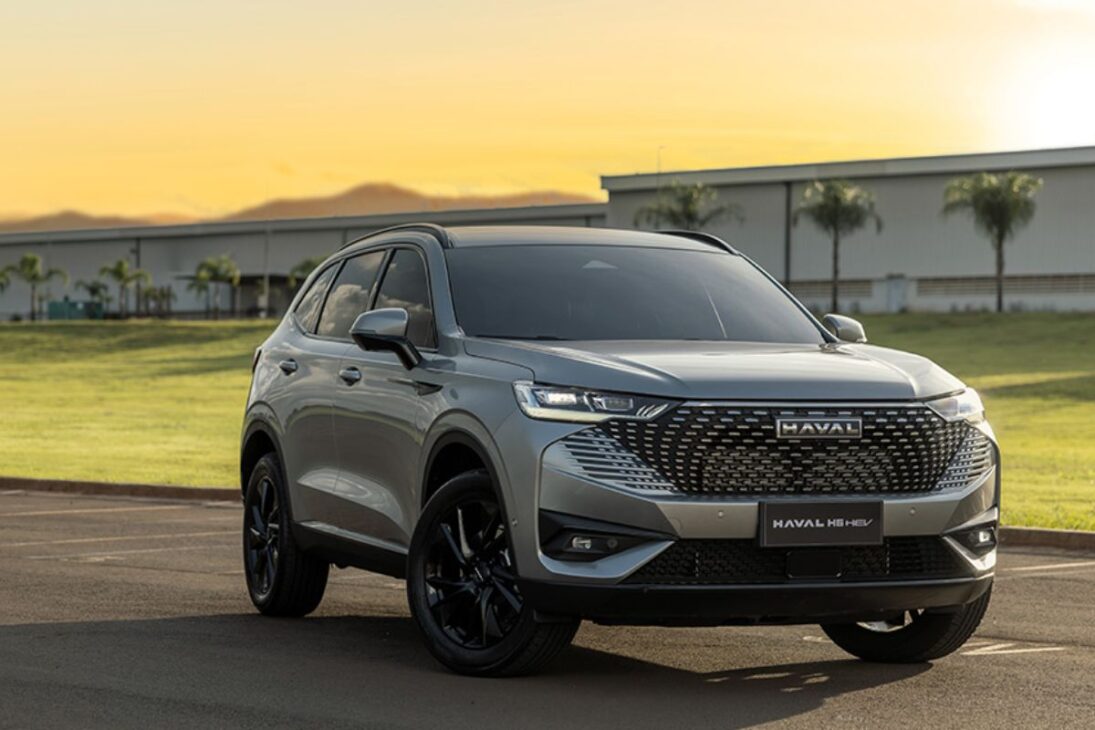 El GWM Haval H6 HEV2 llega a Brasil con precio agresivo, enfoque en eficiencia para SUVs, mucho torque y paquete tecnológico capaz de desafiar incluso a Toyota en el segmento híbrido.