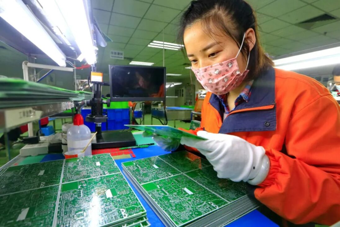 China y dumping presionan el mercado; medidas antidumping buscan proteger empleos en Brasil y la industria brasileña.