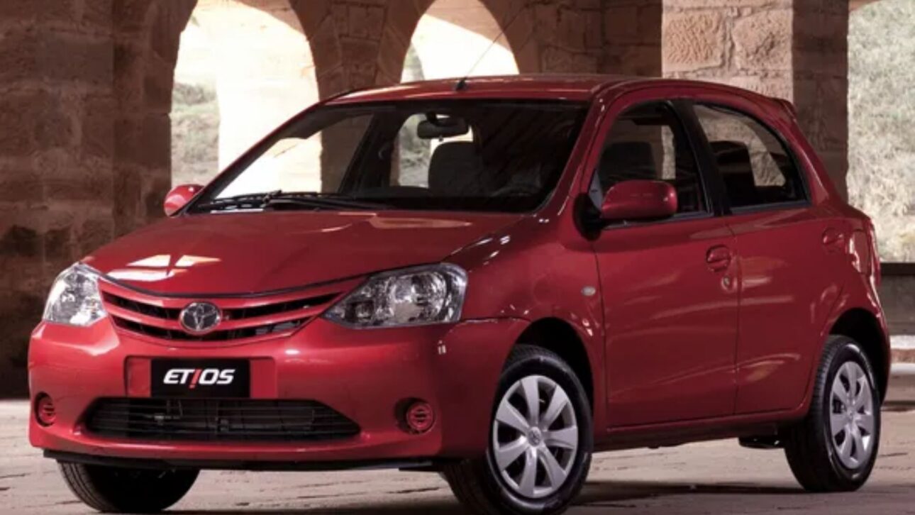 Toyota Etios es destacado entre coches usados por unir bajo consumo, mantenimiento barato y alta durabilidad, ideal para quienes recorren mucho.