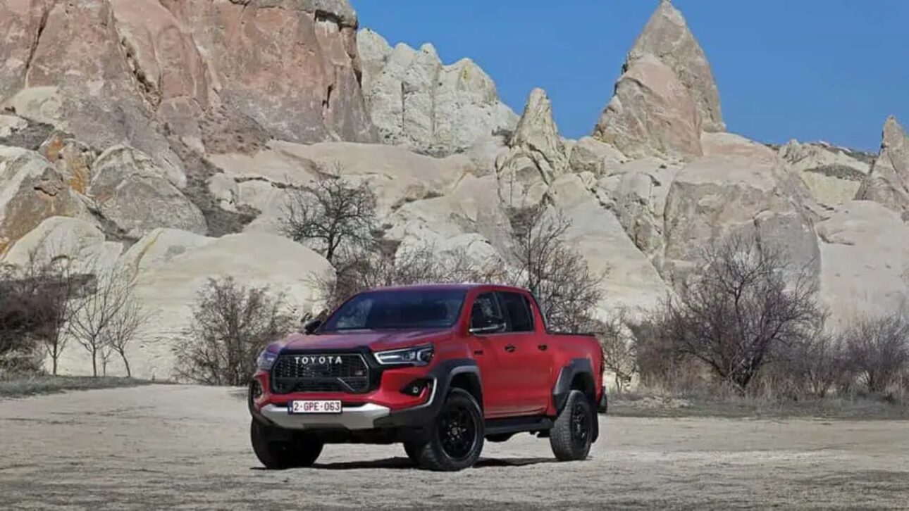 Toyota Hilux GR Sport (2025) 