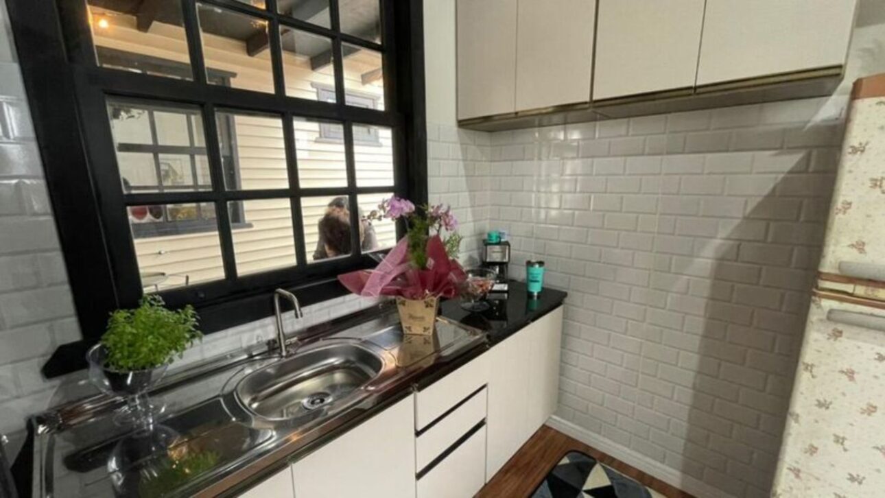 Casas flotantes en Cubatão inauguraron proyecto pionero de vivienda social sostenible en acero naval, llevando dignidad a los pescadores.