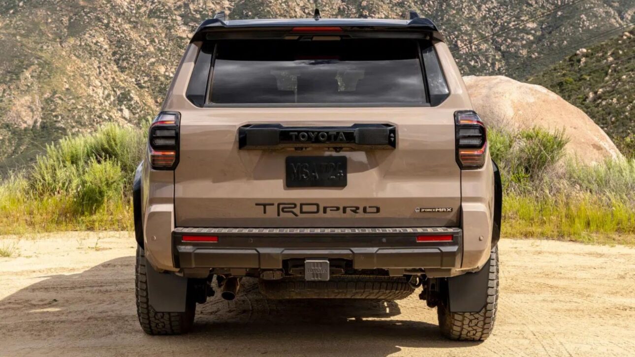 Nuevo Toyota Fortuner 2026 Trae Motor GR Turbo, Visual Inspirado en el Hilux 2025 y Consumo de Hasta 14 km/L. Consulta los Detalles.