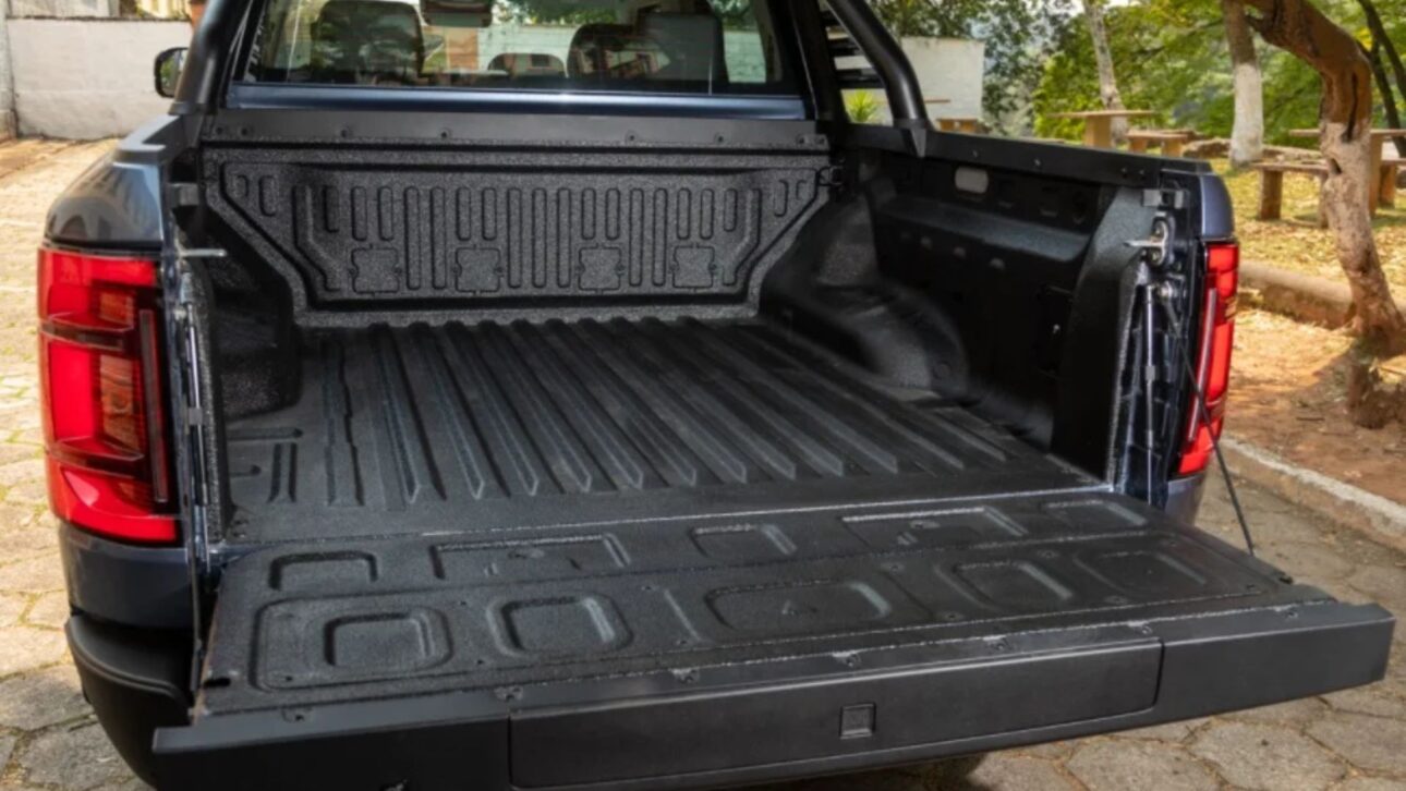 BYD Shark, camioneta híbrida de 437 cv y tracción 4x4, gana hasta R$ 70 mil de descuento y autonomía eléctrica de 57 km.