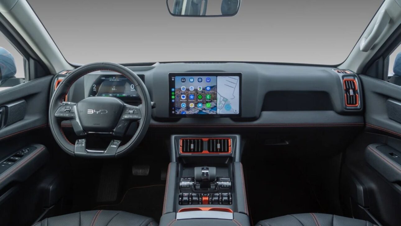 BYD Shark, camioneta híbrida de 437 cv y tracción 4x4, gana hasta R$ 70 mil de descuento y autonomía eléctrica de 57 km.