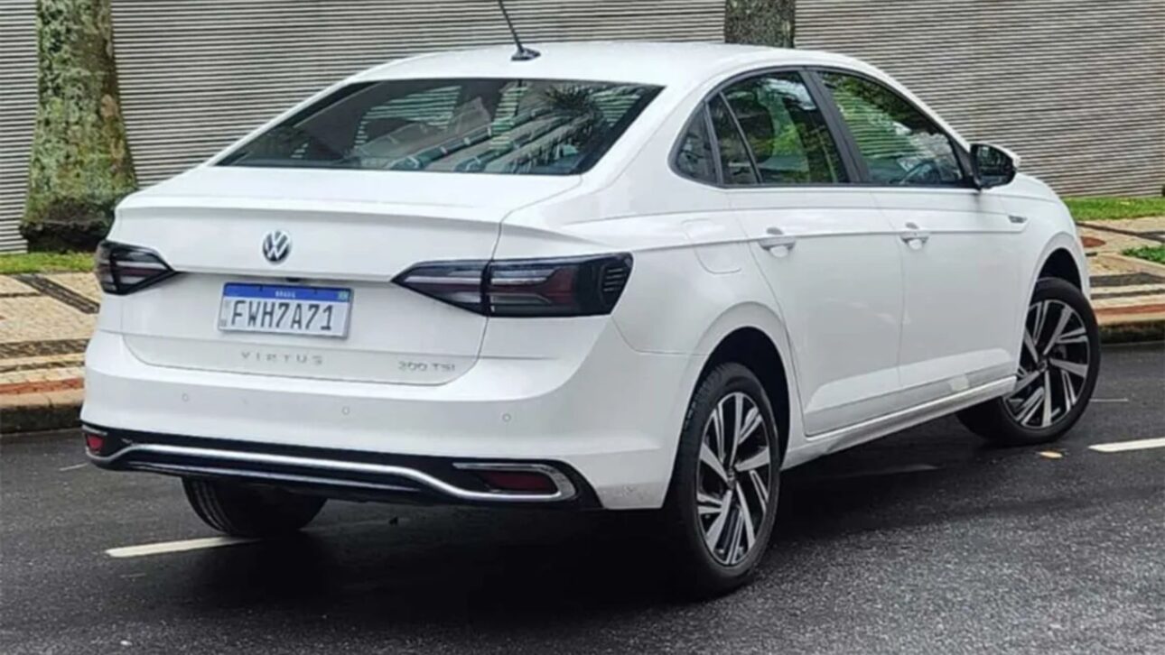 Conozca el VW Virtus Highline 2024: motor 1.0 200 TSI de 128 cv, hasta 706 km de autonomía y maletero de 521 l en el mercado de usados.
