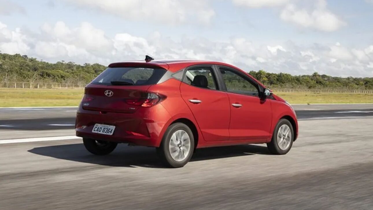 Hyundai HB20 conquista el 4º lugar entre los coches usados más buscados de 2025, con motor 1.0 turbo y costo de mantenimiento competitivo.