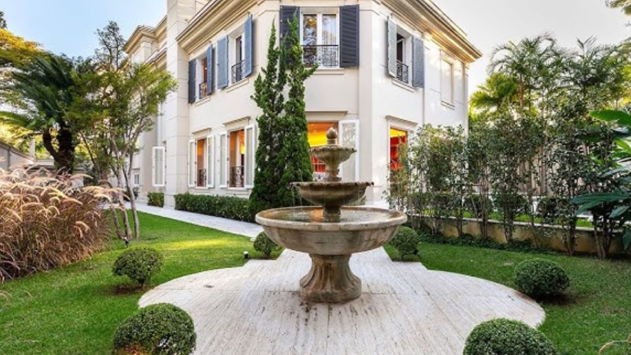 La mansión más cara de São Paulo, en el Jardim Europa, vale R$ 250 millones y tiene 2.700 m², cinco suites y garaje para 35 coches.