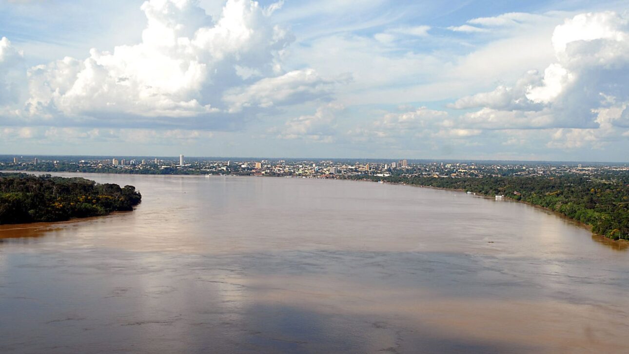 Porto Velho, capital de Rondônia, es mayor que Bélgica y Israel, tiene baja densidad poblacional y limita con Bolivia.