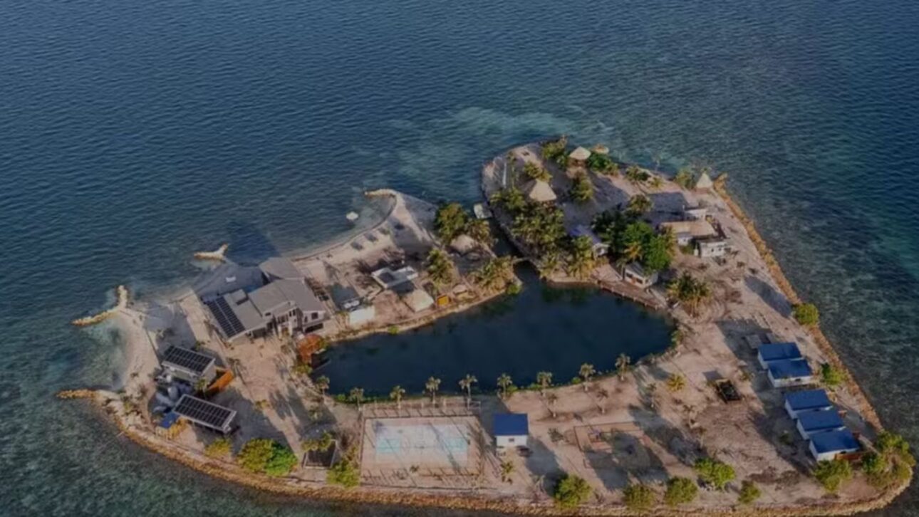 Reggie Bullock compra isla en Belize y construye resort de lujo con mansión, ocho villas exclusivas y estructura para huéspedes VIP.