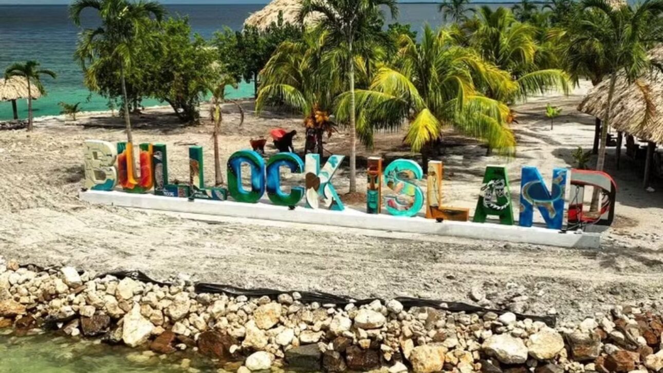 Reggie Bullock compra isla en Belize y construye resort de lujo con mansión, ocho villas exclusivas y estructura para huéspedes VIP.