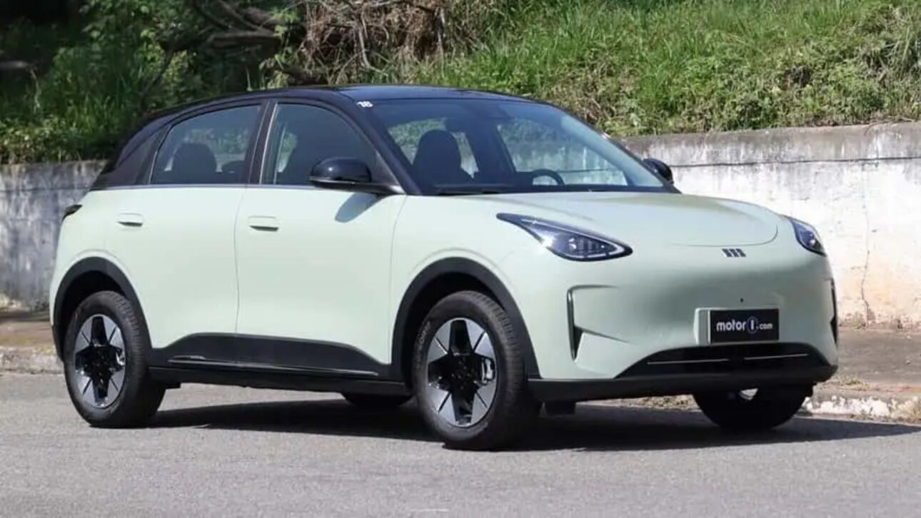 Geely EX2 llega a Brasil con 289 km de autonomía, motor de 116 cv y central de 14,6”, listo para competir con BYD y Toyota.