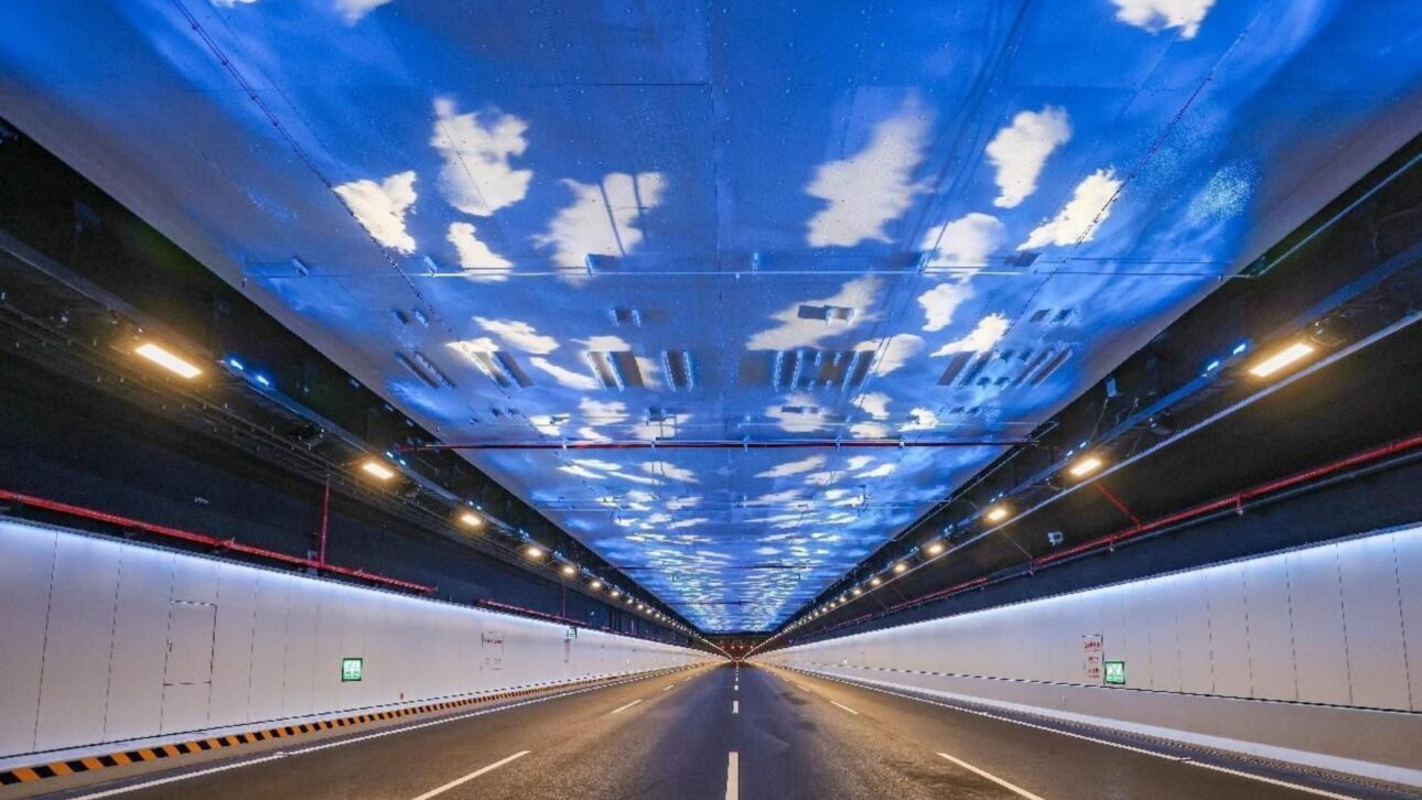 El túnel Shenzhen–Zhongshan establece 10 récords y se convierte en el más ancho del mundo, con 55,6 m, 5 km sumergidos y tecnología de tubos inmersos.