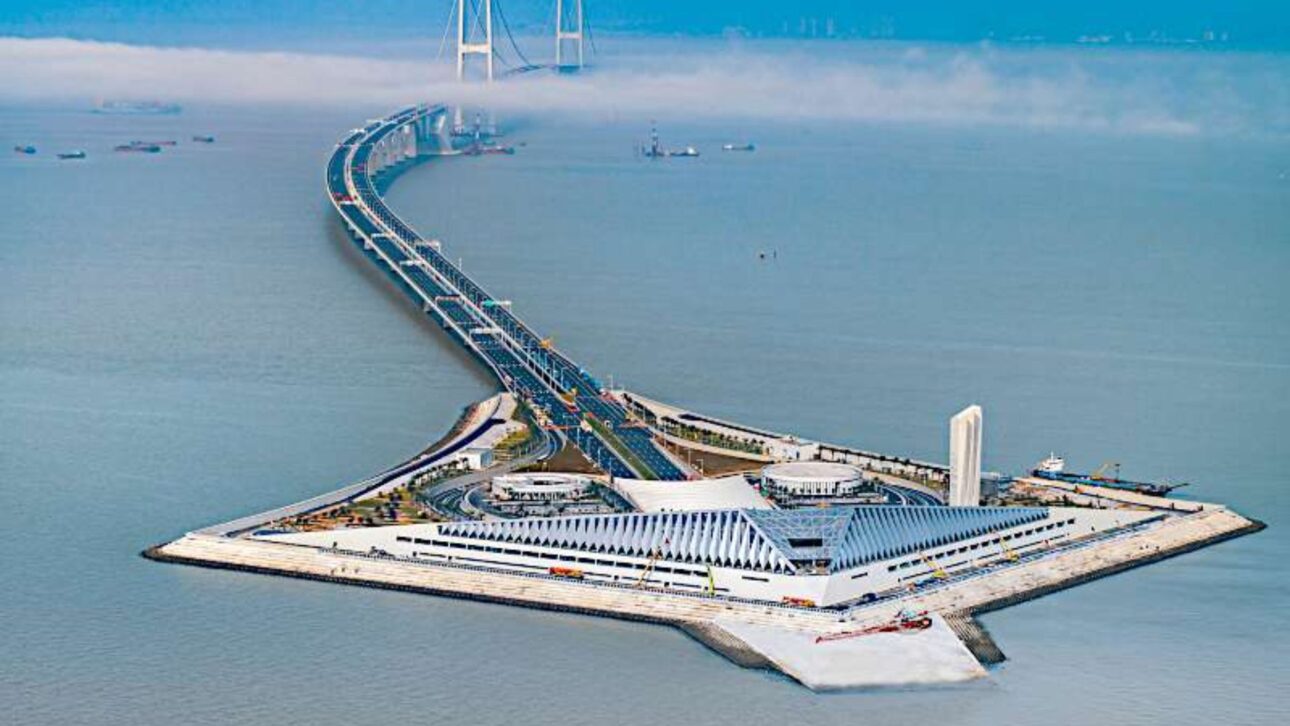 El túnel Shenzhen–Zhongshan establece 10 récords y se convierte en el más ancho del mundo, con 55,6 m, 5 km sumergidos y tecnología de tubos inmersos.