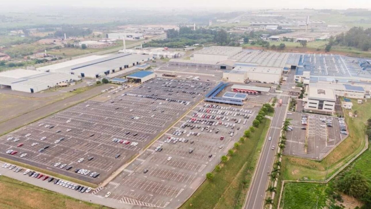 Toyota anuncia cierre de la fábrica de Indaiatuba en 2026 e invierte en una nueva fase en Brasil con Yaris Cross, Hiace y portafolio híbrido flex.