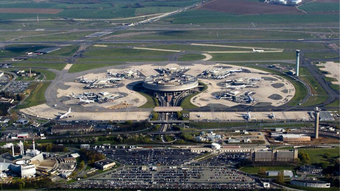 Refugiado iraniano vivió 18 años en el Terminal 1 del Aeropuerto Charles de Gaulle entre pérdida de documentos y burocracia. Historia extraordinaria.