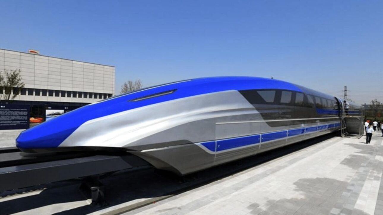 China testa trem maglev de até 1000 km/h com túnel de baixa pressão. Tecnologia visa reduzir viagens entre países para cerca de 60 minutos.