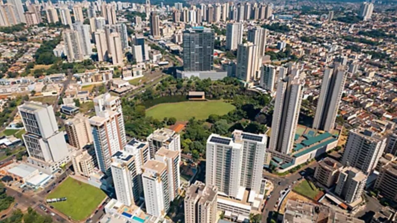 Ribeirão Preto mantiene el segundo menor precio de inmuebles en SP, según la Fipe, y sigue atrayendo residentes por economía diversificada e infraestructura.