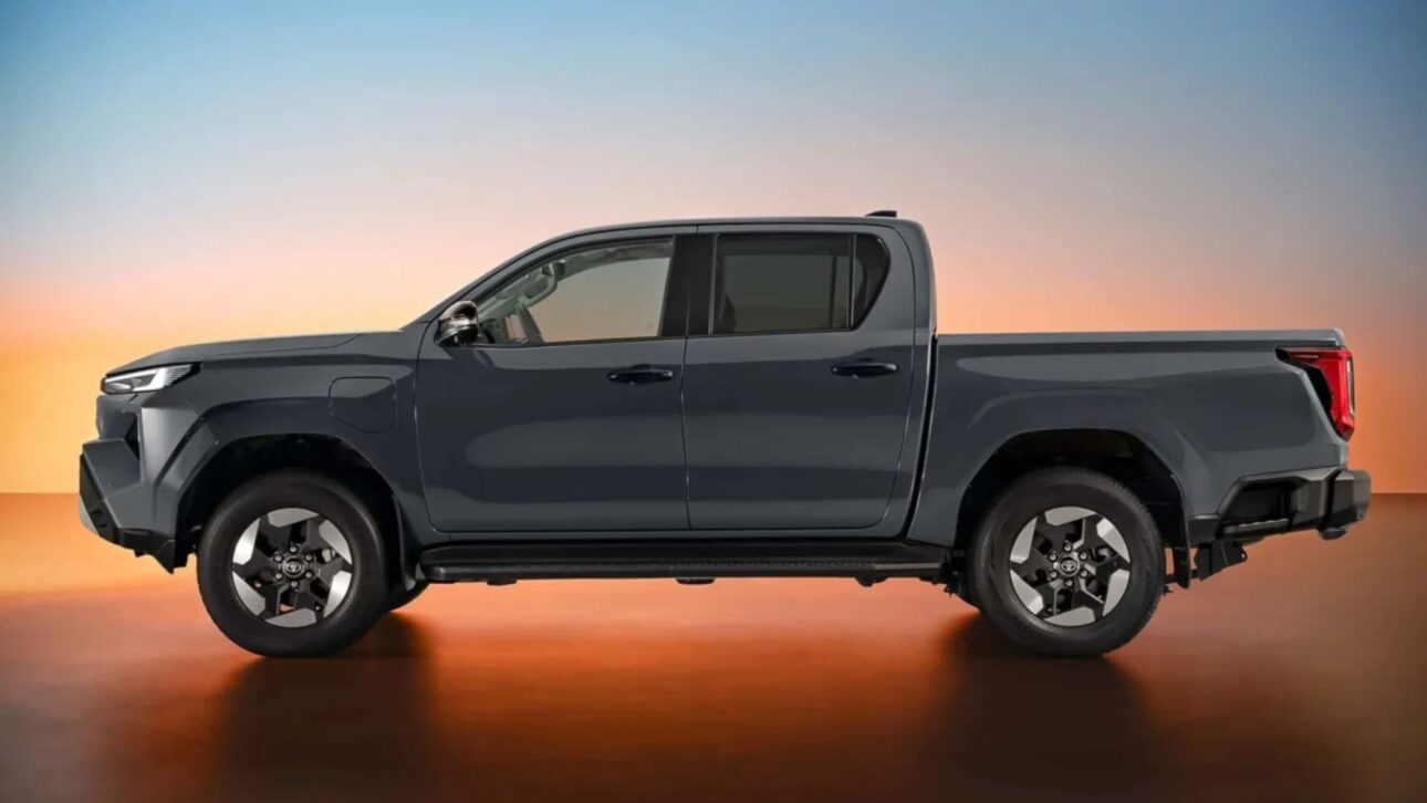 Nueva Toyota Hilux 2026 llega a Brasil con diseño de la Tacoma, interior del Land Cruiser y versiones electrificadas con autonomía superior a 300 km.