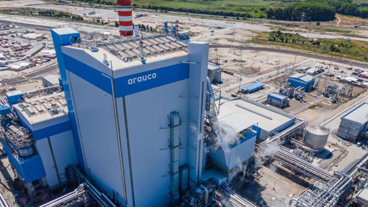 Arauco invierte R$ 25 mil millones en la mayor fábrica de celulosa en etapa única, en Inocência, con generación de energía renovable y miles de empleos.