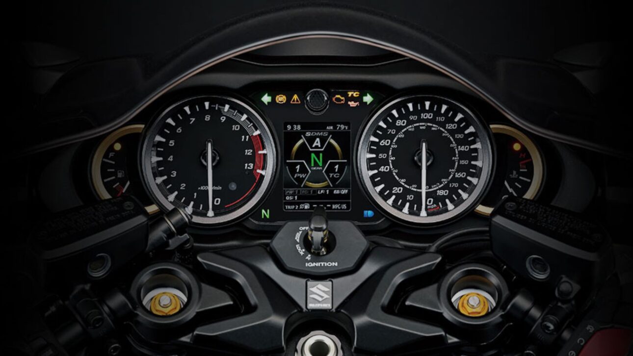 Conoce la Yamaha TT-R 230 con motor 223 cm³, peso de 115 kg, tanque de 8 litros y precio por debajo de R$ 20 mil.