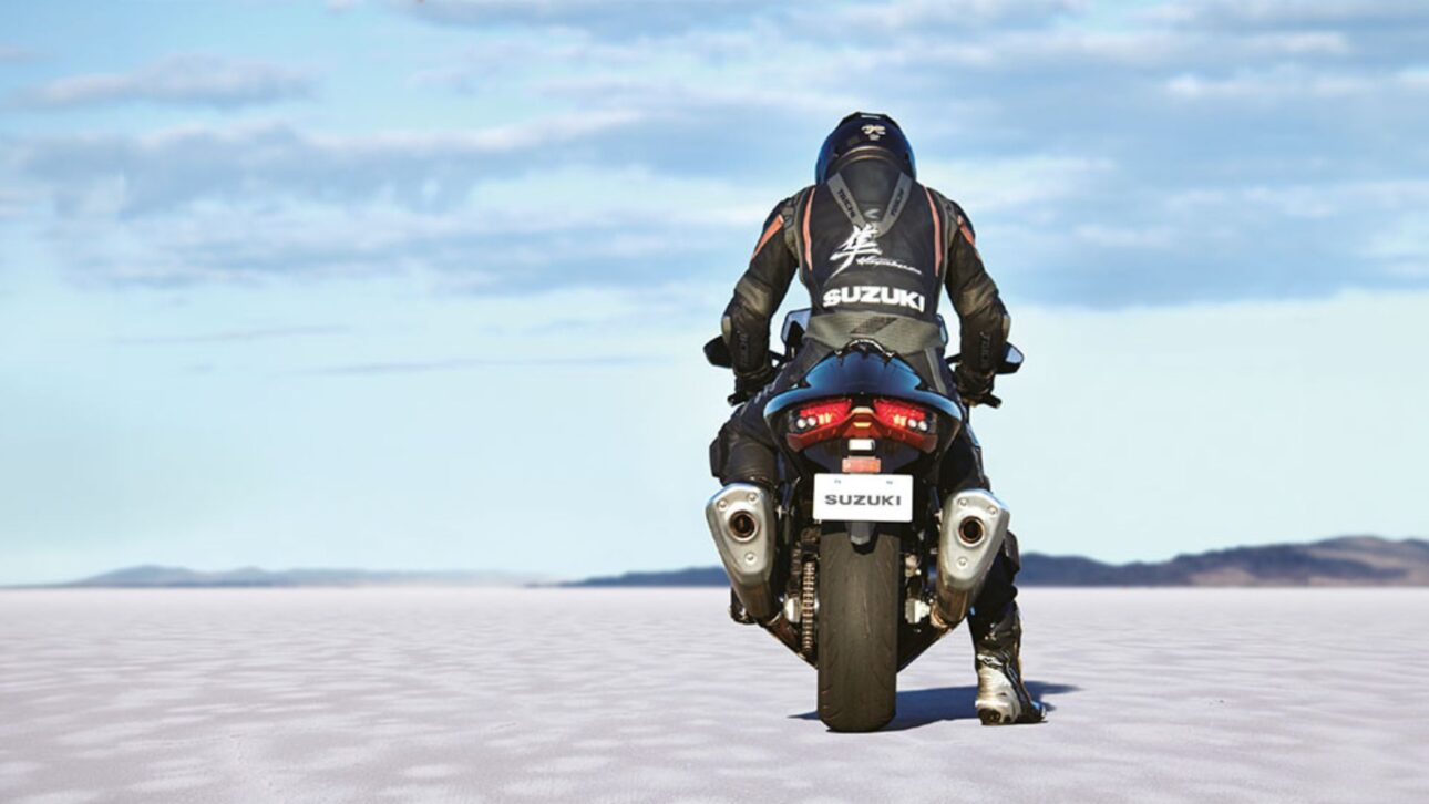 Conoce la Yamaha TT-R 230 con motor 223 cm³, peso de 115 kg, tanque de 8 litros y precio por debajo de R$ 20 mil.