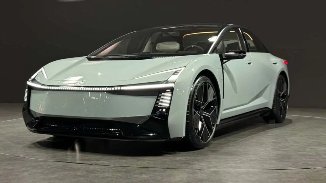 El Nuevo Toyota Corolla Llega Con Versiones Electrificadas, Autonomía De Hasta 2.100 Km Y Foco Global Para Enfrentar Rivales Como La BYD En El Mercado.