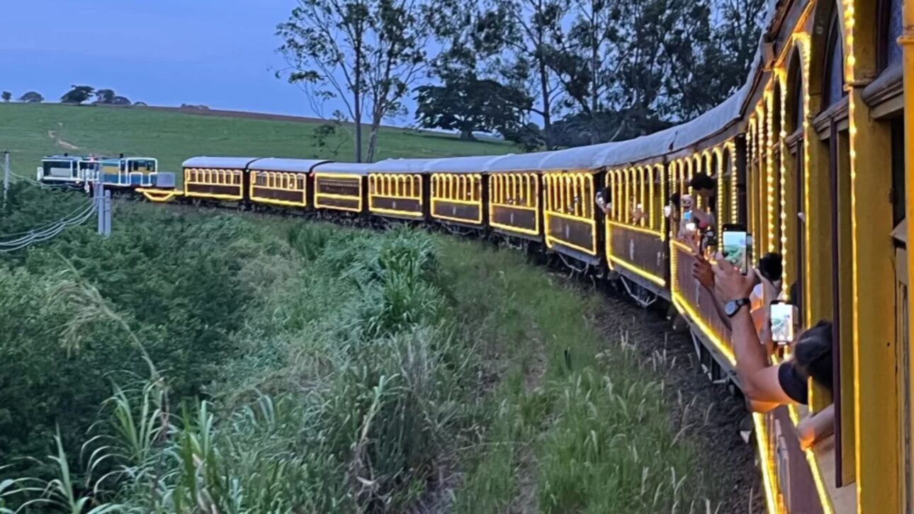 El Paseo Navideño de Maria Fumaça Regresa En Edición Especial Con Trayecto Iluminado, Papá Noel, Estaciones Decoradas Y Fechas Limitadas En Campinas.