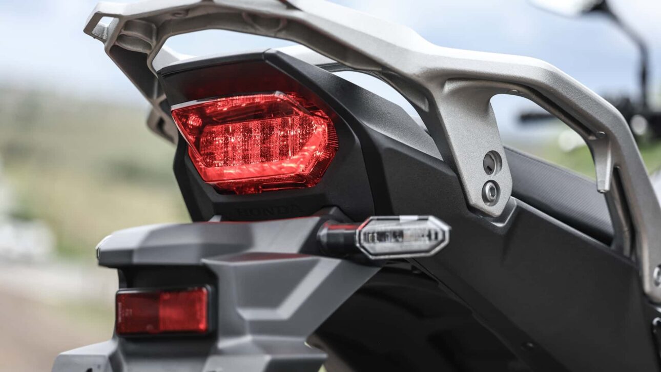 La Honda XL 750 Transalp 2026 estrena en Brasil con motor 755 cm³, electrónica completa y precio sugerido de R$ 65.545.