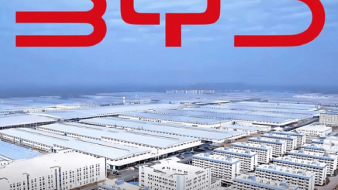 Mega fábrica da BYD reúne alta automação, produção em larga escala e tecnologia avançada, reforçando a expansão da marca no Brasil.