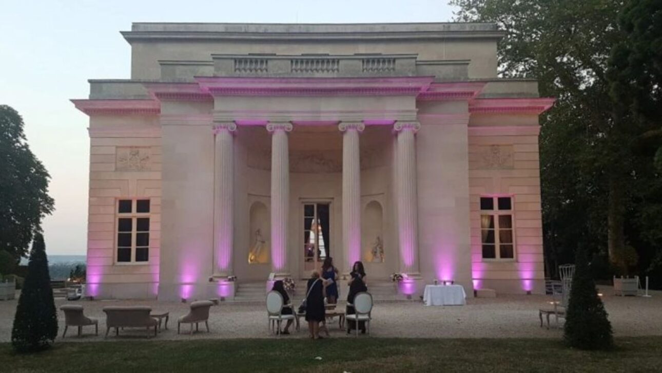 El multimillonario Xavier Niel compra el palacio de 1770 relacionado con Madame du Barry por R$ 242 millones, con vista a la Torre Eiffel y jardines históricos.