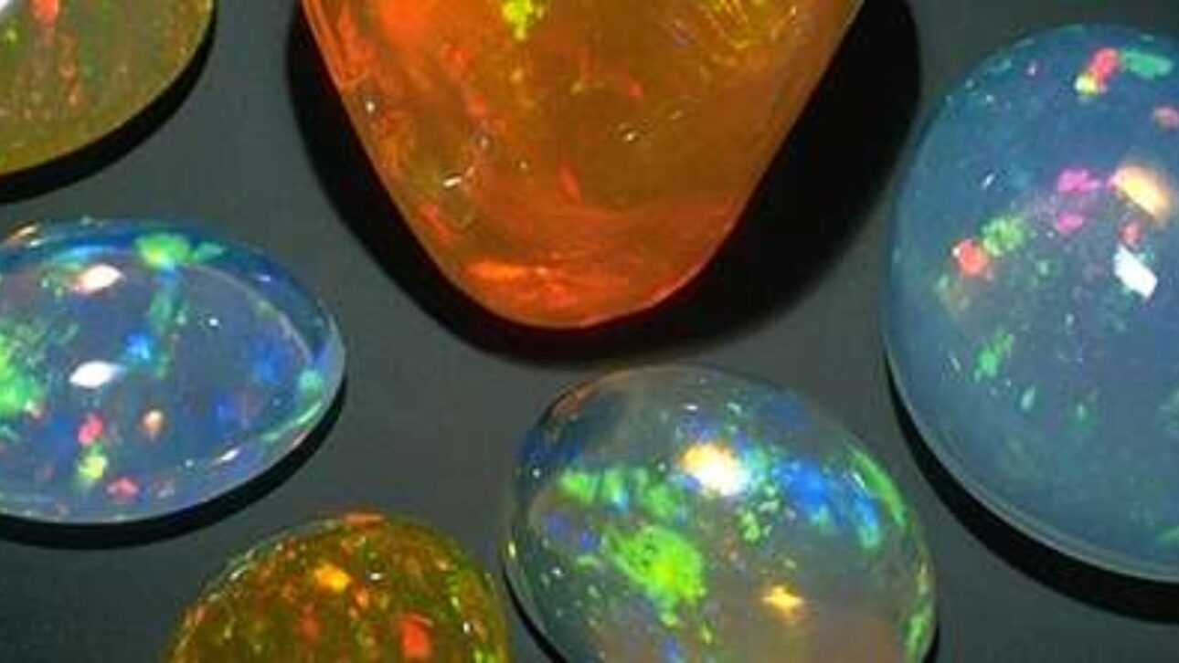 Ópalo noble de Pedro II revela colores raros, impulsa turismo, joyería e investigación científica en Piauí, fortaleciendo la economía local.