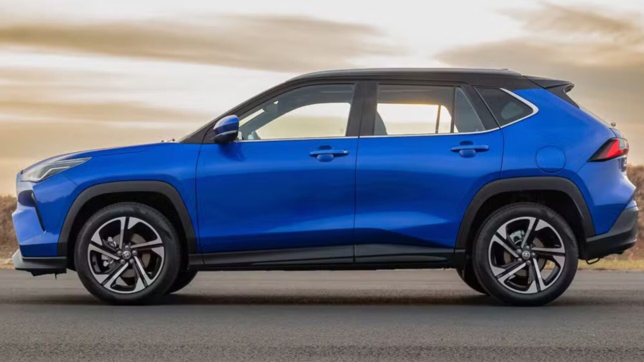 Nueva versión más barata del Toyota Yaris Cross debe tener motor 1.5 flex, consumo eficiente, menos equipamientos e precio estimado próximo de R$ 150 mil.