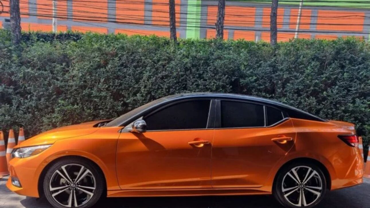 Nissan Sentra 2.0 CVT en el rango de R$ 77 mil reúne conforto, buen consumo y espacio. Vea los puntos fuertes y cuidados antes de comprar un seminuevo.