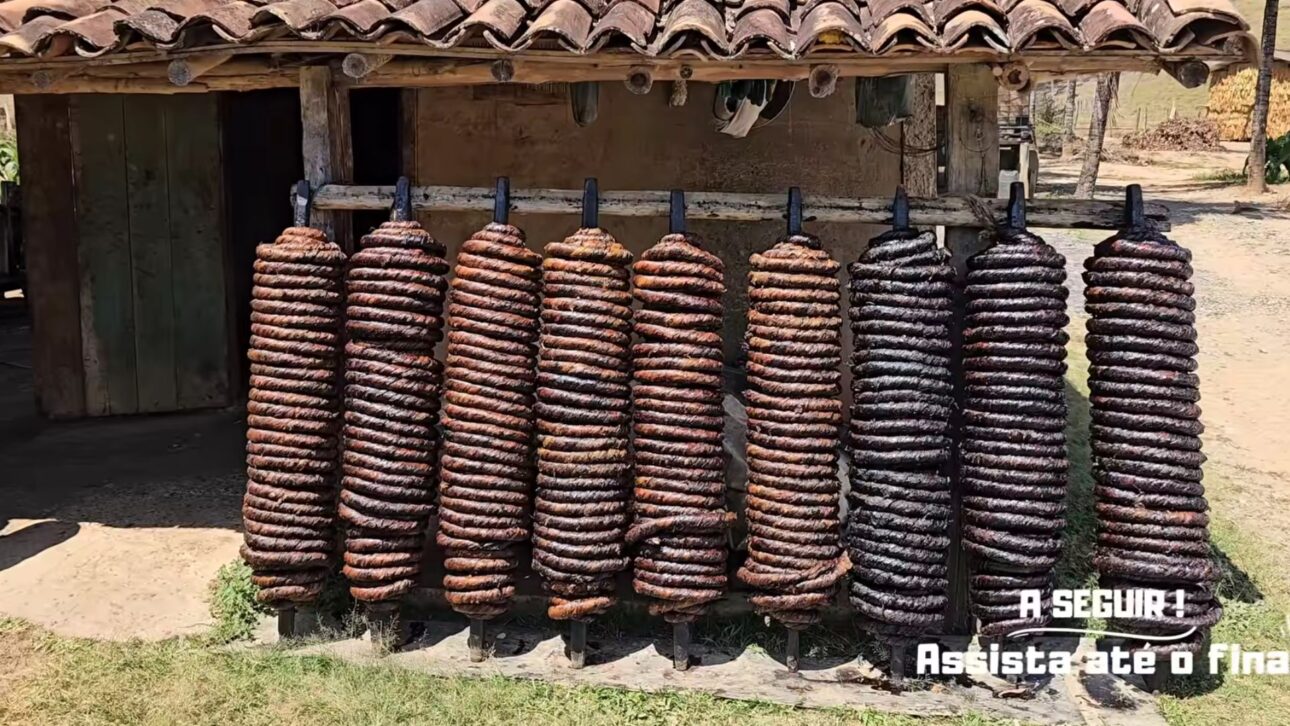 Productor de Rio Pomba recuerda su infancia en la cosecha y muestra el proceso artesanal del tabaco en video de Paulo Medeiros en YouTube.