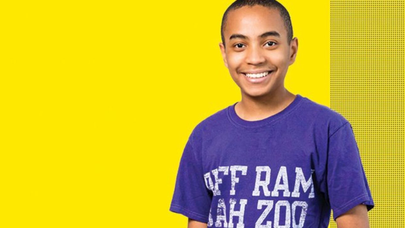 Carson Huey-You concluiu o doutorado em física quântica aos 21 anos na TCU e desenvolve modelos avançados para simular o mundo subatômico.