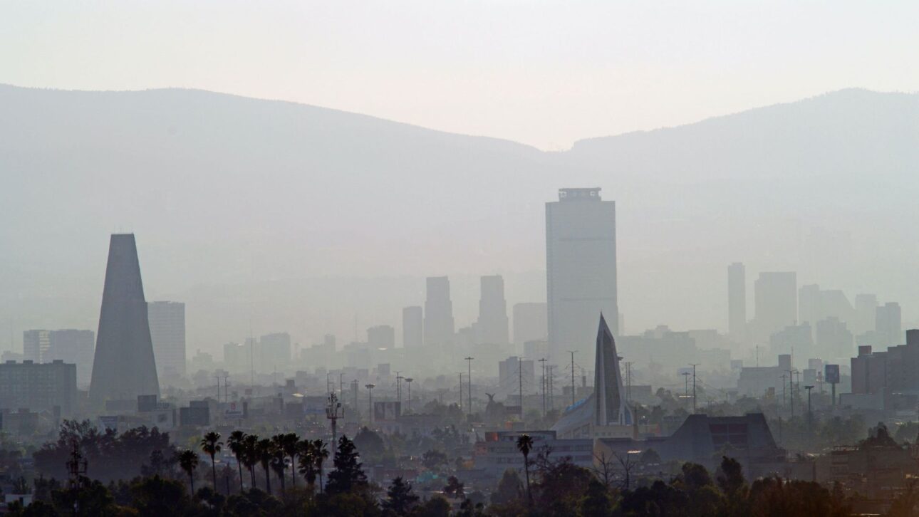 Crise hídrica coloca a Cidade do México perto do “Dia Zero”, com reservatórios críticos e perdas elevadas, acendendo alerta para o Brasil.