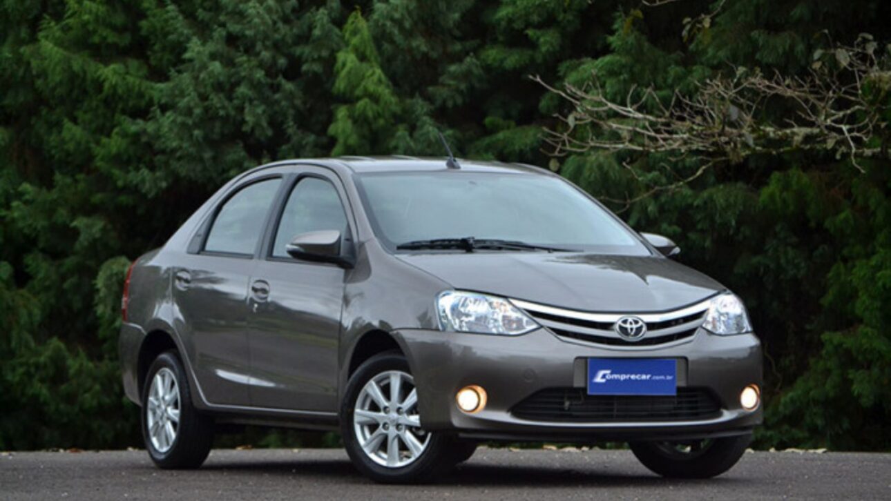 Toyota Etios automático usado es destaque por la fiabilidad y bajo costo, opción fuerte entre carros automáticos hasta 50 mil en 2025. (Imagen: Divulgación/Toyota)