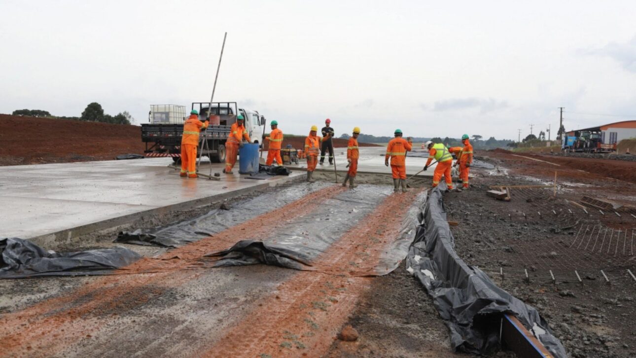 Paraná amplía el uso de concreto en carreteras, alcanza 500 km en obras y apuesta en durabilidad, tecnología y menor costo de mantenimiento. (Foto: Ari Dias/AEN)