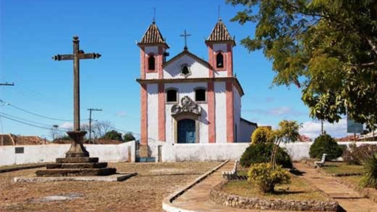 Lavras combina universidad fuerte, cafés premiados y calidad de vida en el Sur de Minas, atrayendo estudiantes, familias y visitantes todo el año.