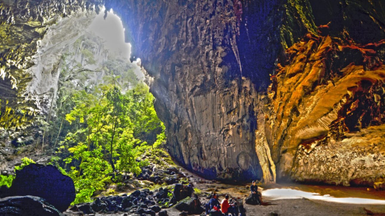 Explora el Petar, parque en SP con cavernas, cascadas y senderos en la Mata Atlántica preservada, uno de los mayores destinos de ecoturismo del país.