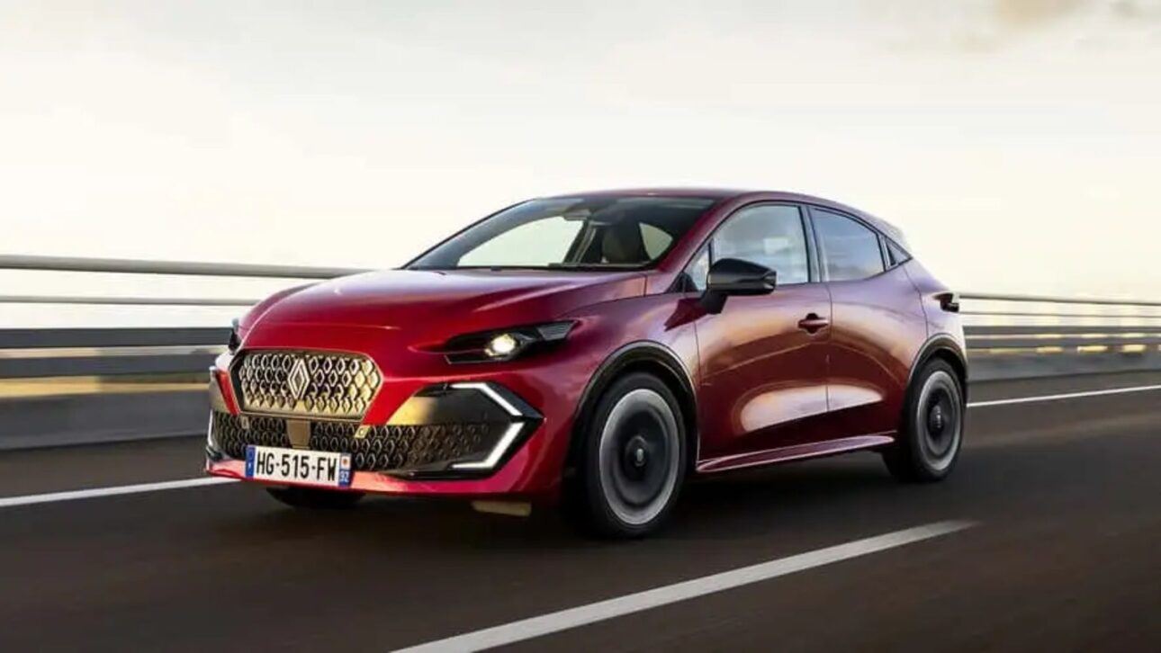 Renault Clio híbrido 2025 llega mayor, más potente y eficiente, con câmbio multimodo y 160 cv, destacando desempenho e baixo consumo.