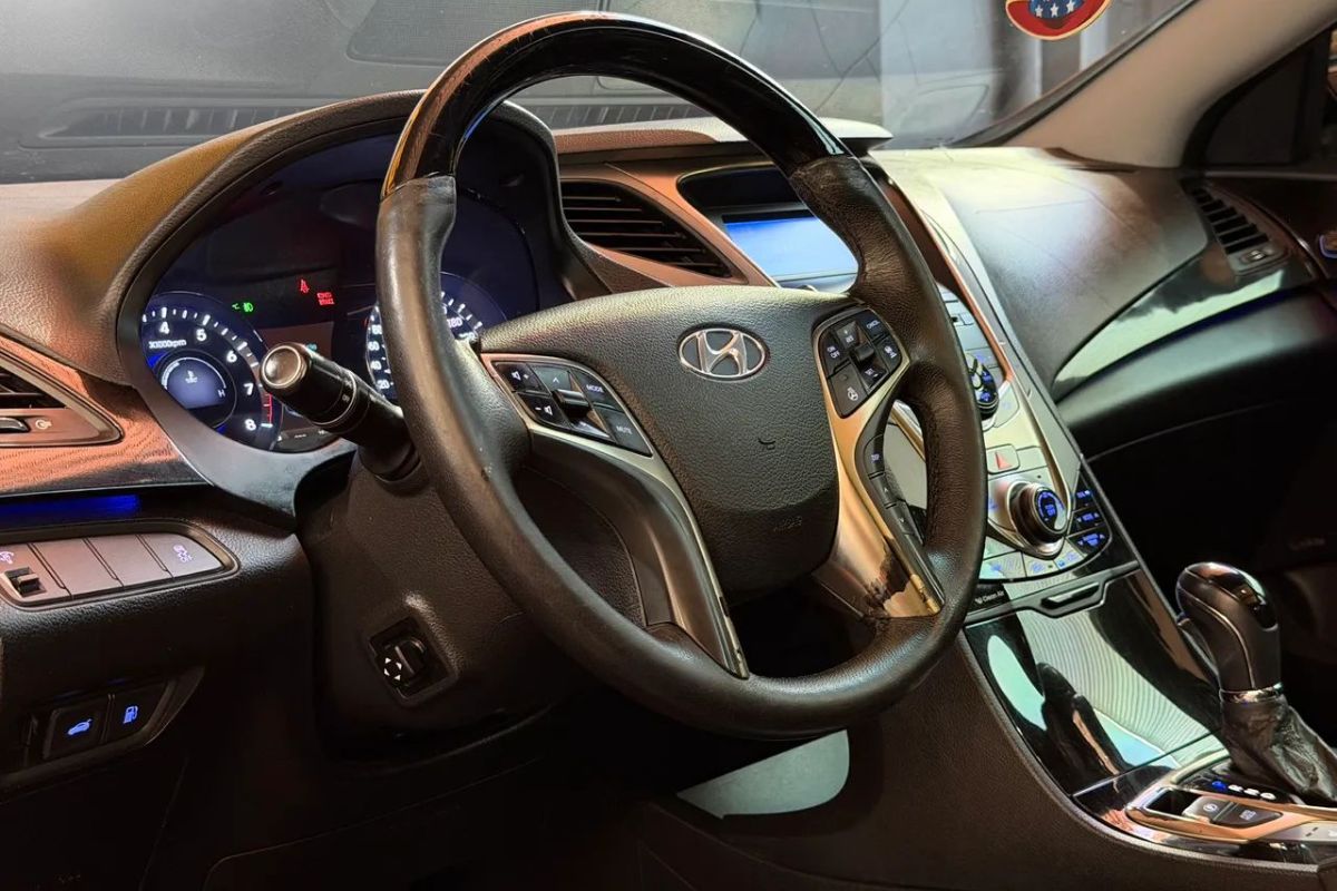 Cinco carros de patrão que já custaram caro e hoje valem o investimento: conforto, motor forte, baixo consumo e qualidade por preço de usado.